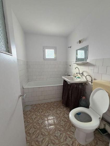 Neagoie Voda 2 decomandate bucatarie mare bloc 1989 - 1