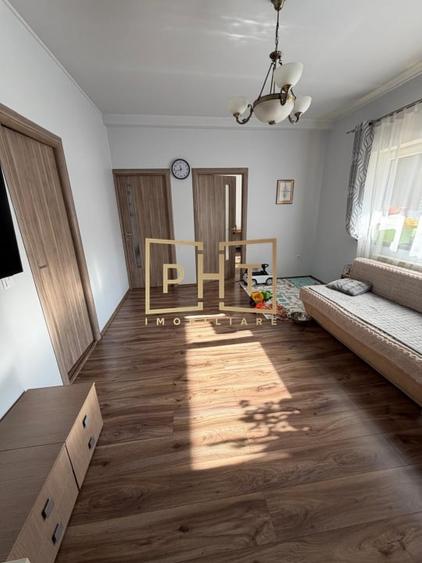 Apartament cu 3 camere semidecomandat, mobilat în Florești — fotografia 2
