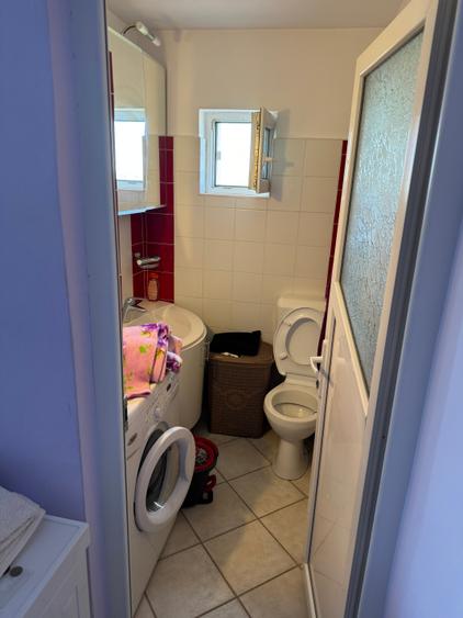 Apartament cu 3 camere decomandat în Bucov