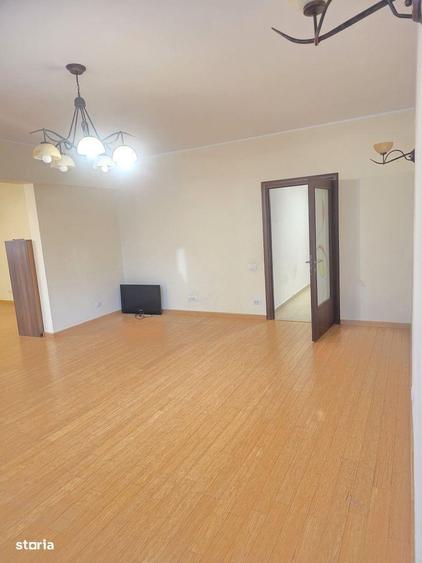 Apartament cu 3 camere în Polonă