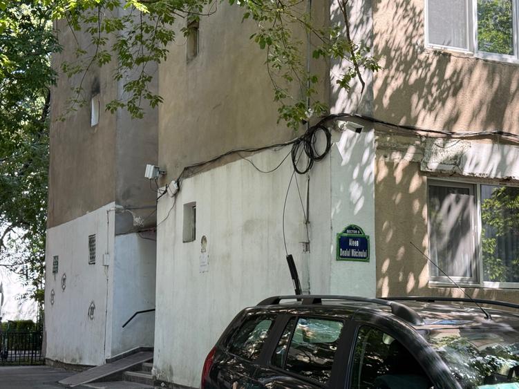 Apartament cu 2 camere semidecomandat în Drumul Taberei