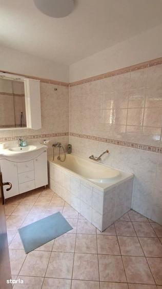 Apartament cu 4 camere în Primăverii