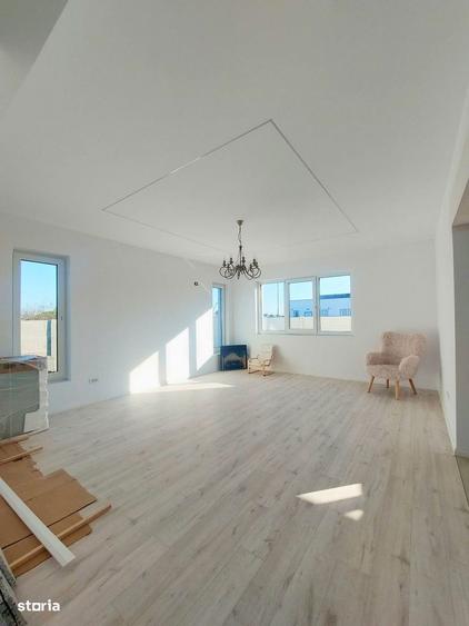 Casă cu 5 camere cu Teren 350 Mp în Central