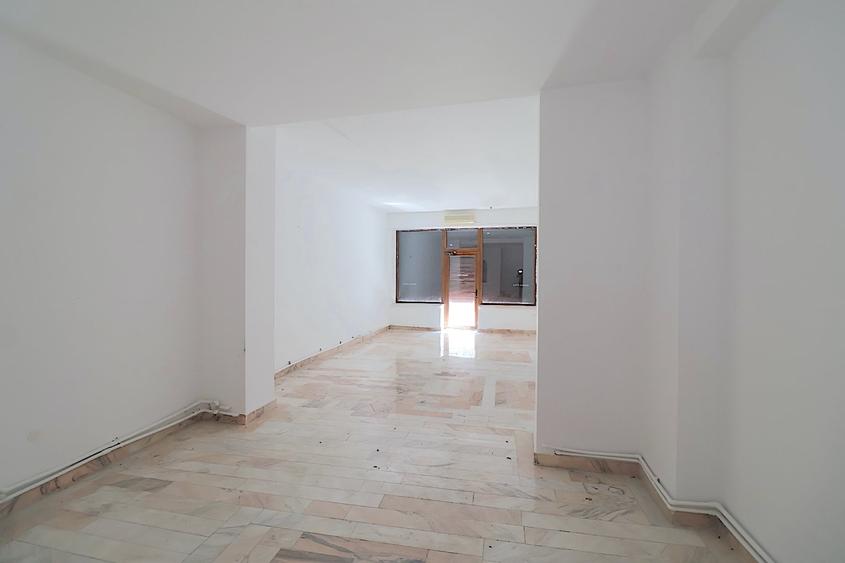 Casă cu 60 camere cu Canalizare în Centrul Istoric