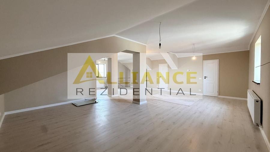 Casă individuală cu 5 camere cu Canalizare în Berceni