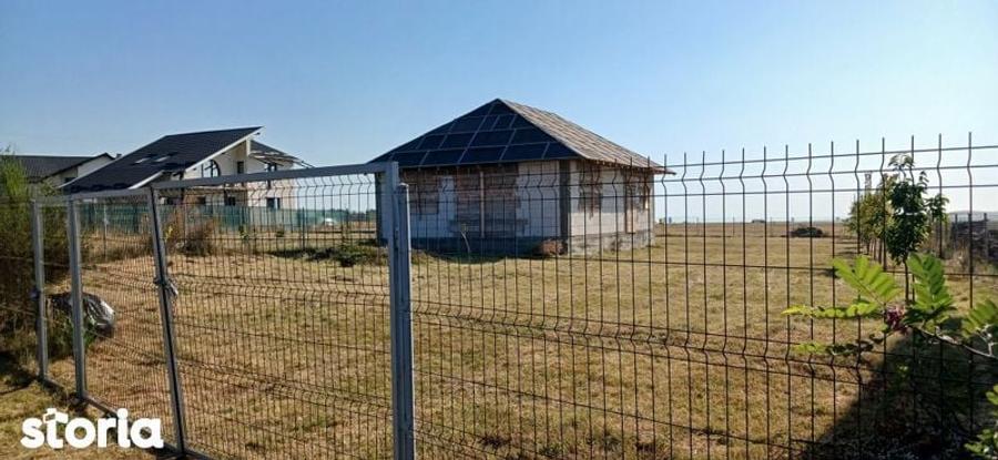 Casă cu 3 camere cu Teren 88 Mp în Berchișești