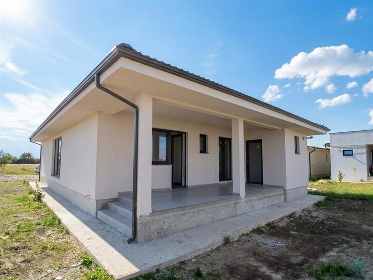 Casă cu 4 camere cu Teren 500 Mp în Sântandrei