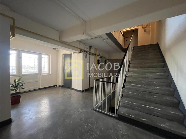 Apartament cu 2 camere decomandat în Central