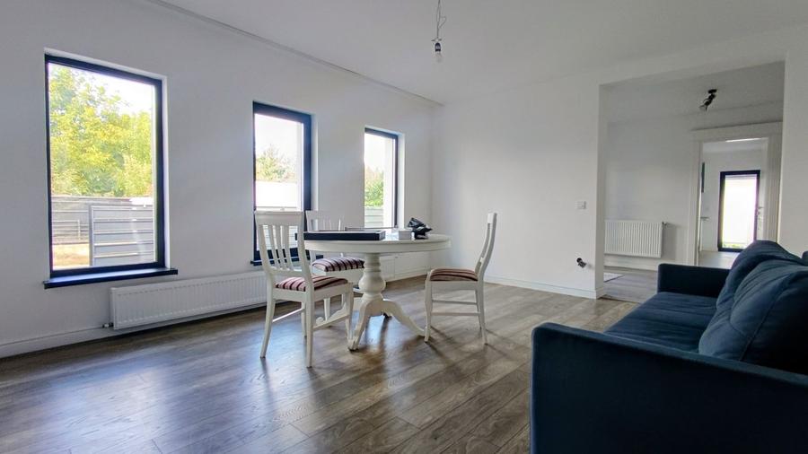 Casă cu 4 camere decomandat cu Teren 450 Mp în Dancu