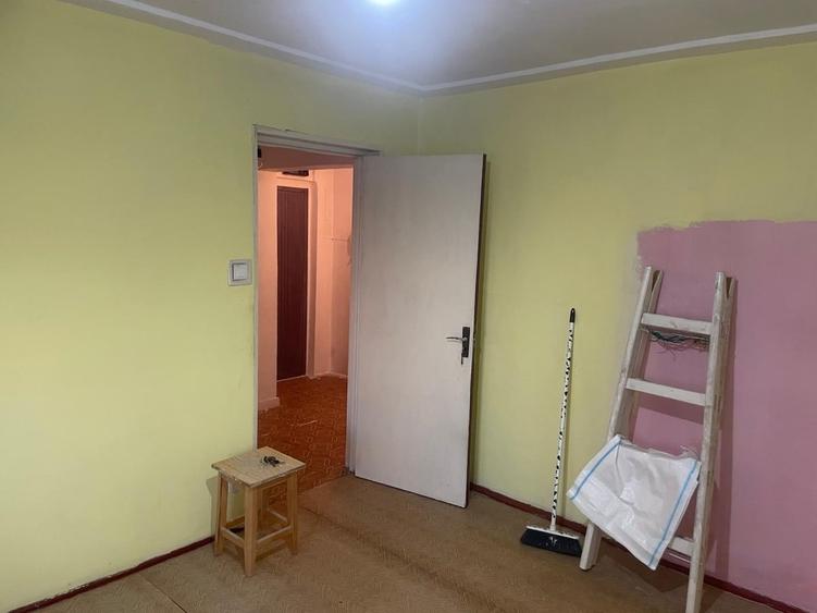 Garsonieră decomandată în Gorjului