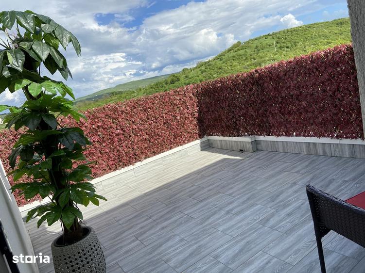 Apartament cu 3 camere decomandat în Bucium