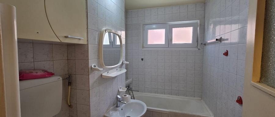 Apartament cu 2 camere semidecomandat în Centrul Civic