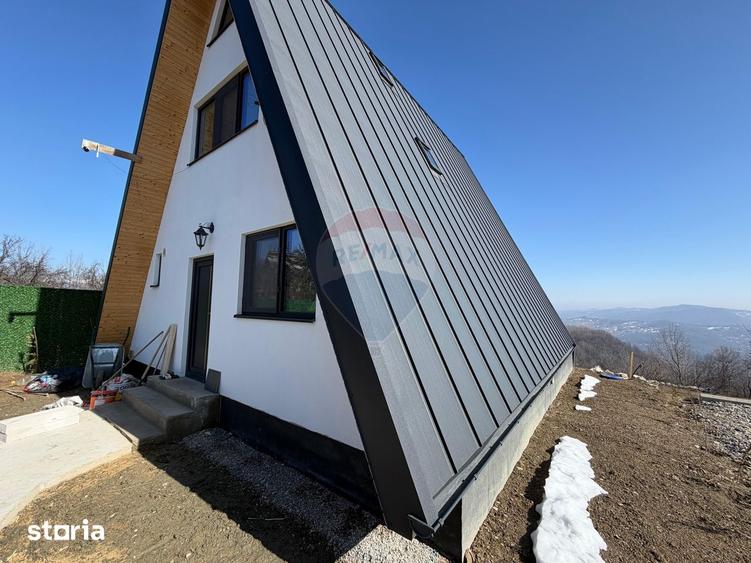 De vanzare Cabana A-Frame cu 1850 mp teren in zona Pucioasa, DB - 16