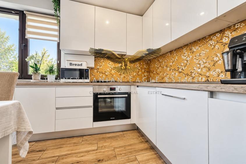 Apartament cu 3 camere semidecomandat, mobilat în Mărăști