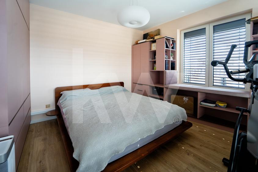 Apartament cu 3 camere semidecomandat, mobilat în Turnișor