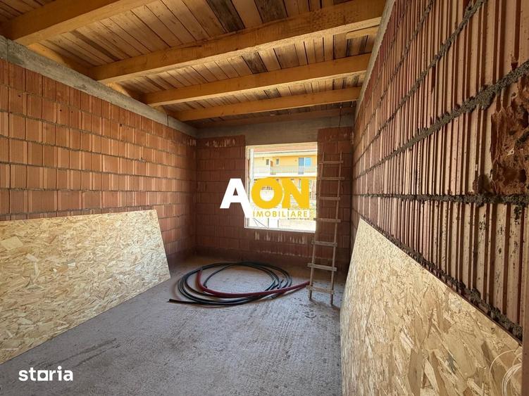 Casă cu 4 camere cu Teren 730 Mp în Lipoveni