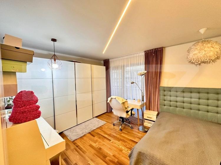 Penthouse cu 4 camere semidecomandat, mobilat în Bună Ziua