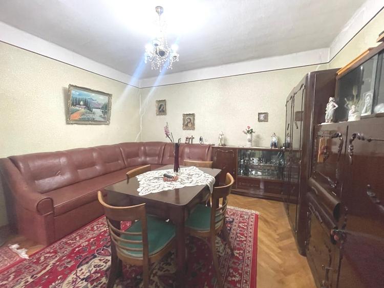 Casă individuală cu 4 camere cu Canalizare în Cugir