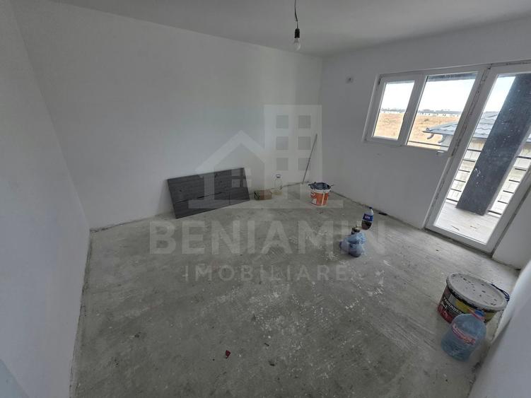 Casă cu 5 camere cu Teren 346 Mp în Exterior Est