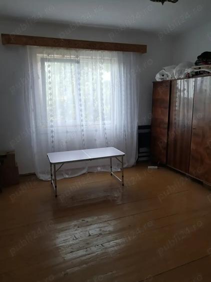 Casă cu 3 camere cu Teren 1446 Mp în Moinești