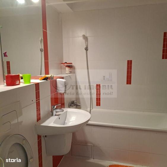 Apartament cu 4 camere decomandat în Central