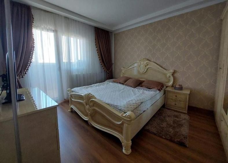 13 septembrie | 3 camere | 80mp | et 8 | bloc reabilitat | 165.700 - 10