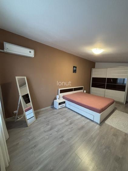 Inchiriez apartament doua camere si loc parcare