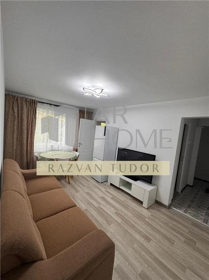 Apartament cu 3 camere semidecomandat în Nord — fotografia 1