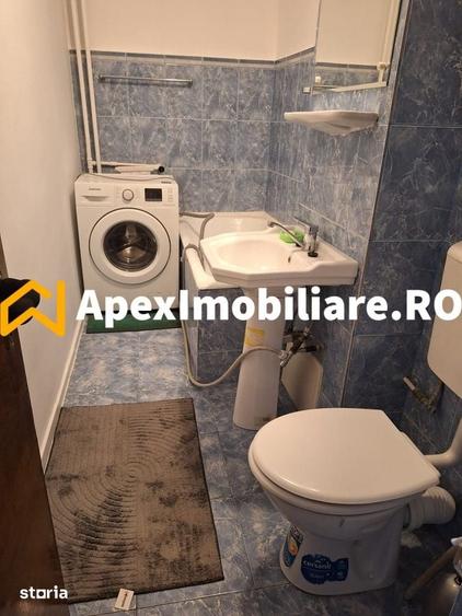 Garsonieră decomandată în Tei