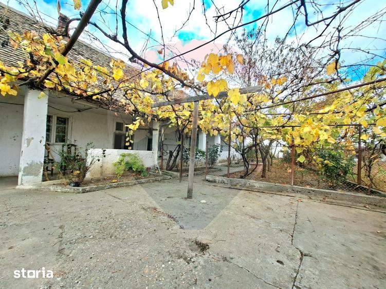 Casă cu 2 camere cu Teren 929 Mp în Vladimirescu