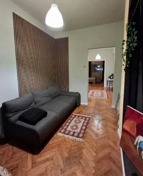 Apartament cu 2 camere decomandat, mobilat în Universitate