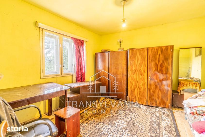 Casă cu 4 camere cu Teren 2560 Mp în Sâmboleni