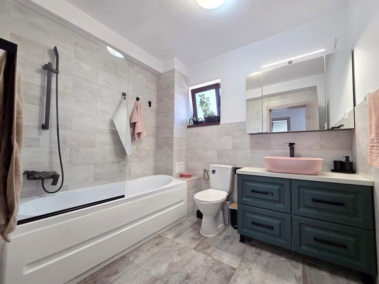 Duplex cu 5 camere cu Canalizare în Theodor Pallady