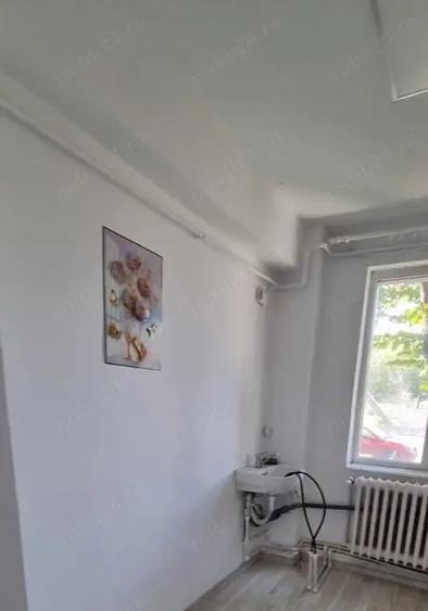 Spațiu comercial, de 46 mp, în Podu Roș