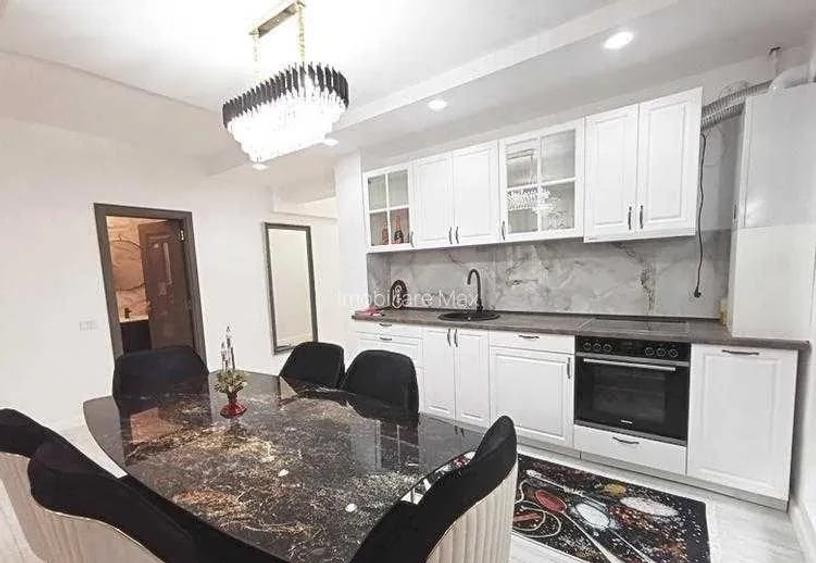 Apartament cu 3 camere în Regie