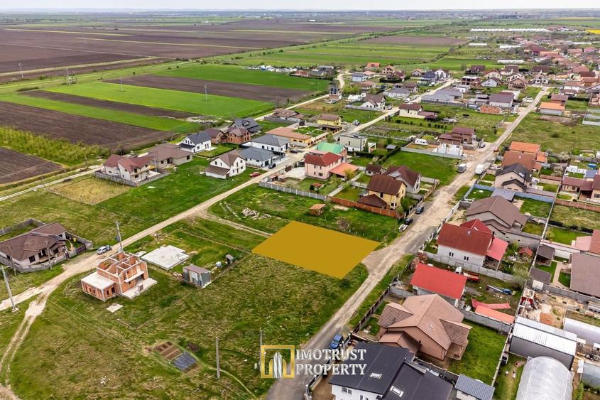 Teren Construcții intravilan de 748 mp, în Livada