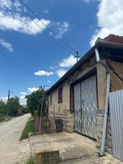 Casă cu 4 camere în Coșdeni