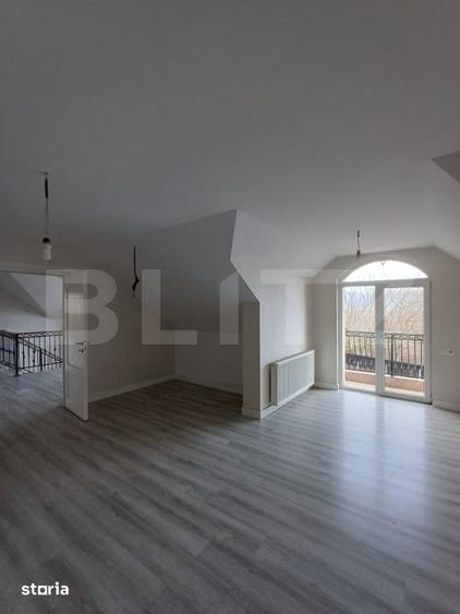 Casă cu 5 camere cu Teren 1590 Mp în Luna