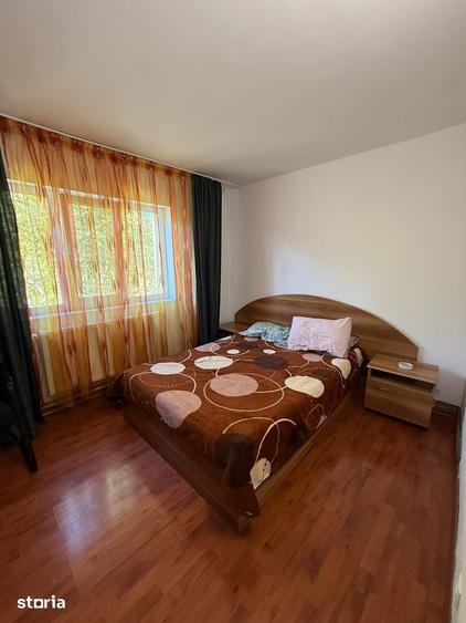 Apartament cu 3 camere semidecomandat în Brazda lui Novac