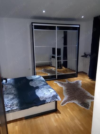 Casă cu 5 camere cu Teren 1100 Mp în Central