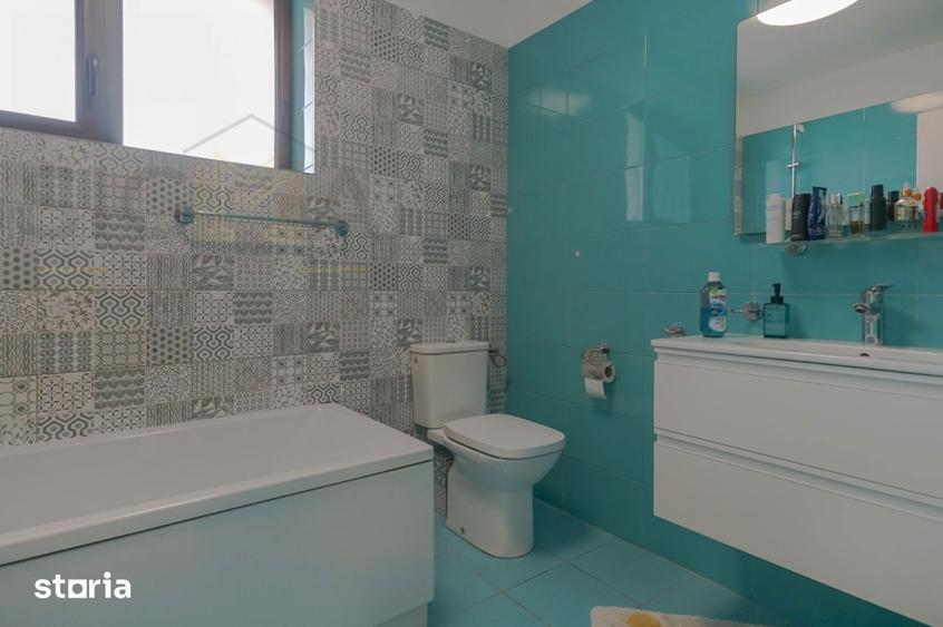 Casă cu 5 camere cu Teren 386 Mp în Borhanci