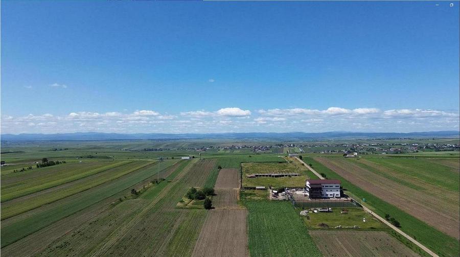 Teren Construcții intravilan de 36977 mp, în Periferie