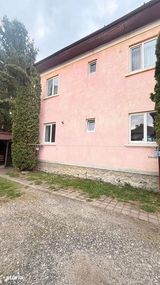 Apartament cu 3 camere în Valea Roșie