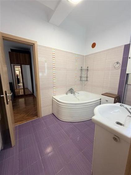 Apartament cu 3 camere semidecomandat în Grigorescu