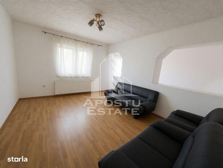 Casă cu 4 camere cu Teren 719 Mp în Periam