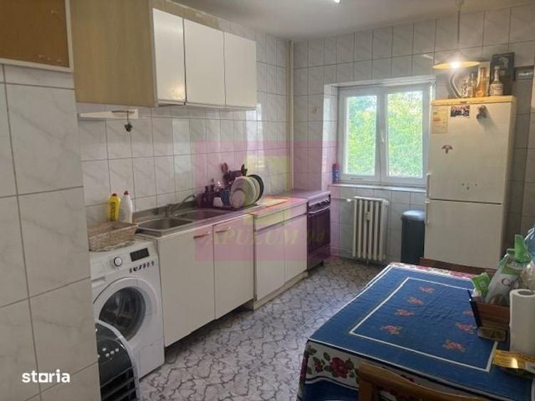 Apartament cu 3 camere decomandat în Morarilor