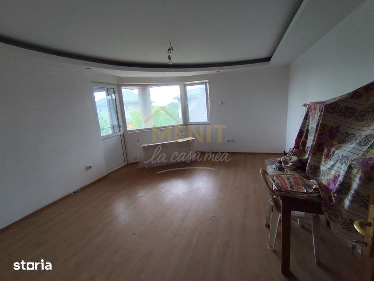 Casă cu 5 camere cu Teren 1508 Mp în Bereasca