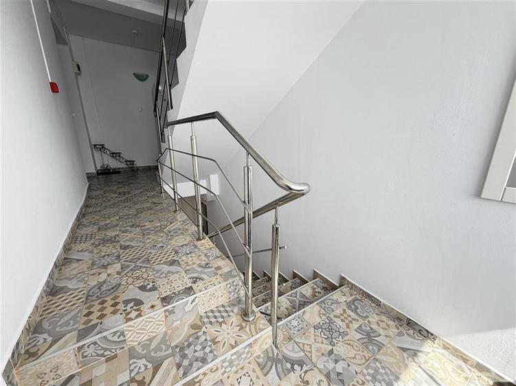 Casă individuală cu 20 camere cu Teren 247 Mp în Sânmartin