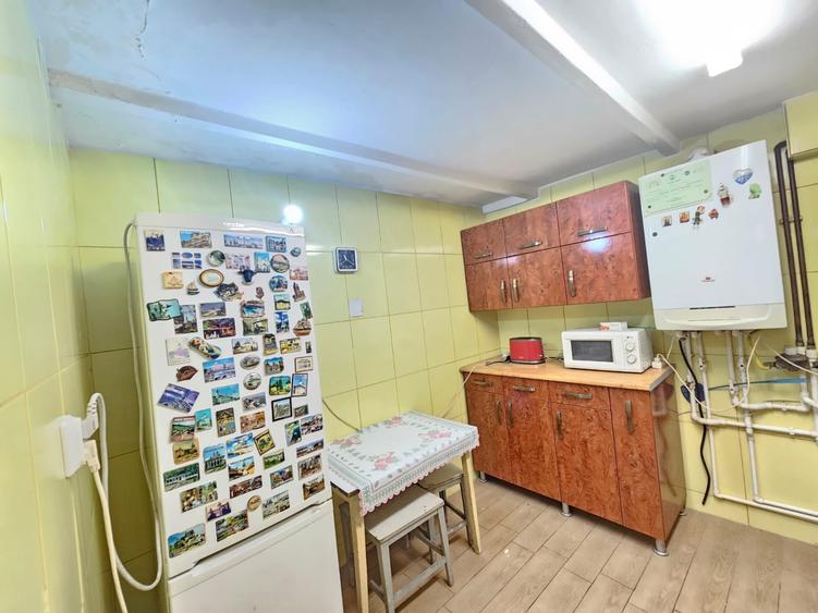 Casă individuală cu 6 camere cu Teren 150 Mp în Ultracentral