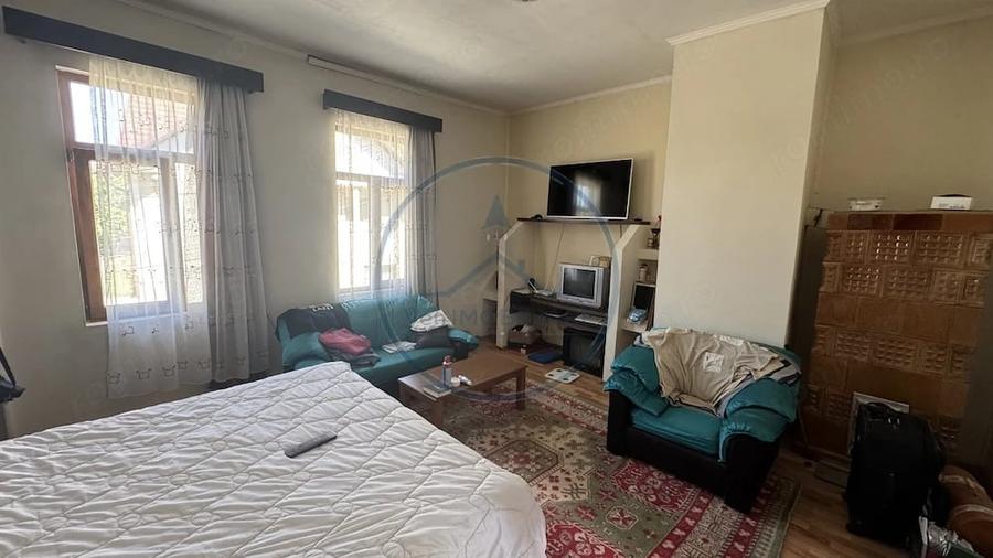Casă cu 5 camere cu Teren 502 Mp în Central
